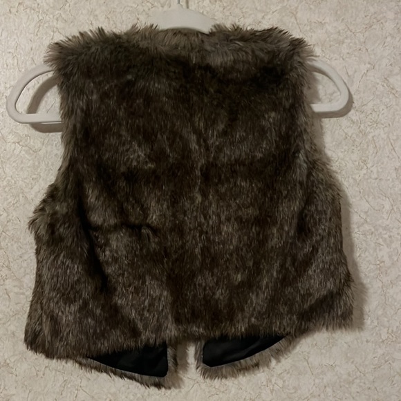 Fur vest - Picture 3 of 3